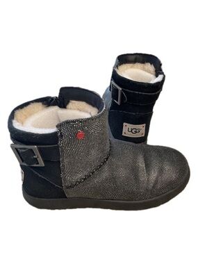 Ugg Girls JI Heart Ivy Short Mini Boots Suede Metallic Zip sz 4 Black 1010362